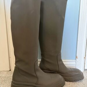 Zara Knee-High Boots in Olive